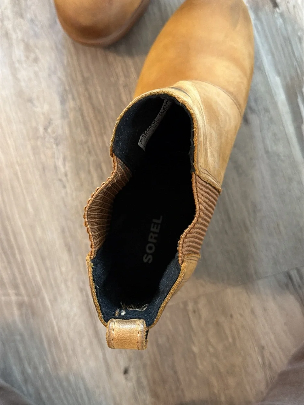 Sorel Women's Wedge Chelsea Boot in Camel/Tan